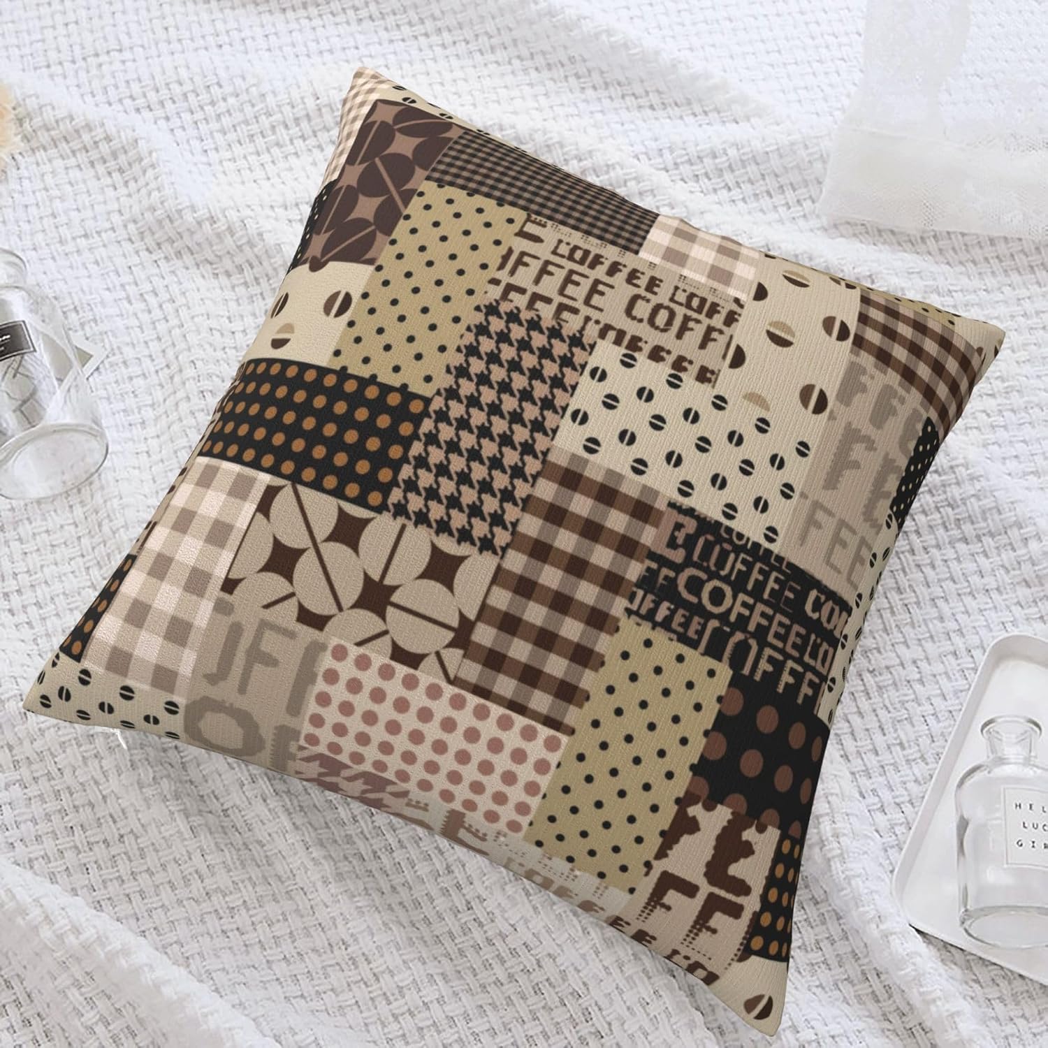 コーヒータイム用クッションカバー ヴィンテージポルカドット  - Pillow Insert 18X18 のレビューと価格